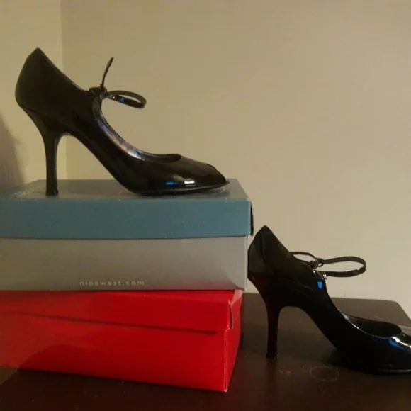 NineWest ‘NW Carlen’ Patent Leather Peep Toe Heels - Picture 3 of 8